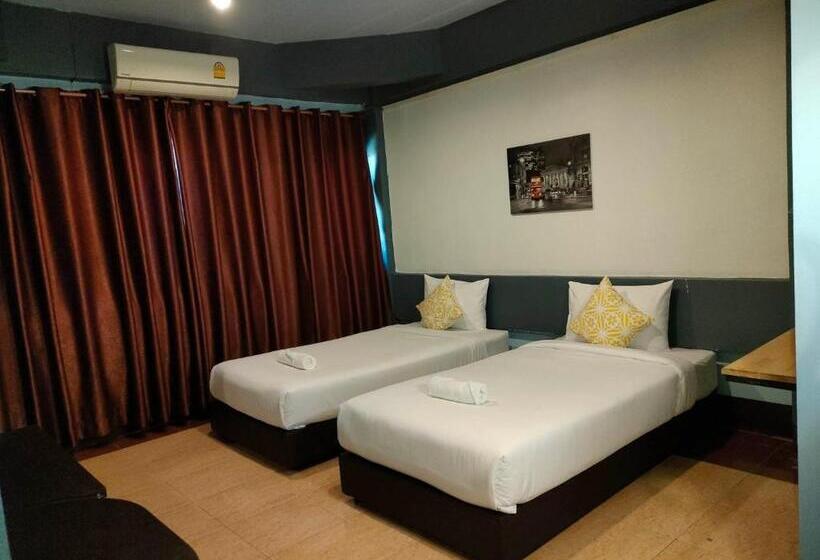 Standard Szoba, M Place