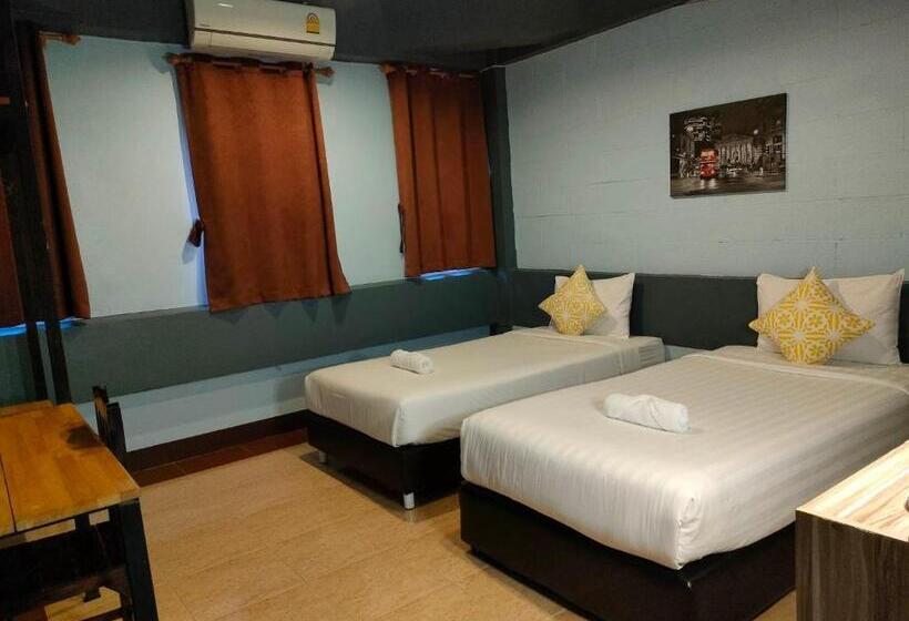 Standard Szoba, M Place