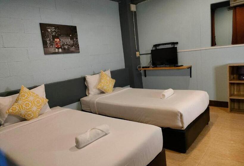 Standard Szoba, M Place