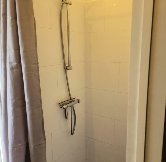 テラス付き１ベッドルームアパートメント, Prins Van Poederoijen