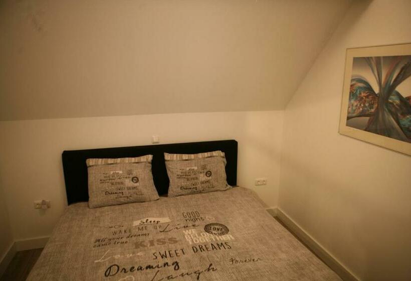 テラス付き１ベッドルームアパートメント, Prins Van Poederoijen