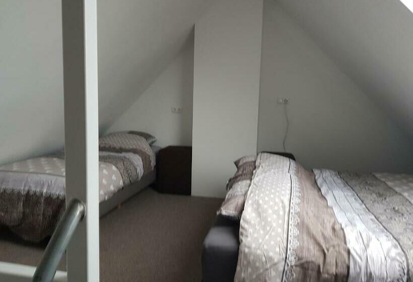 テラス付き１ベッドルームアパートメント, Prins Van Poederoijen