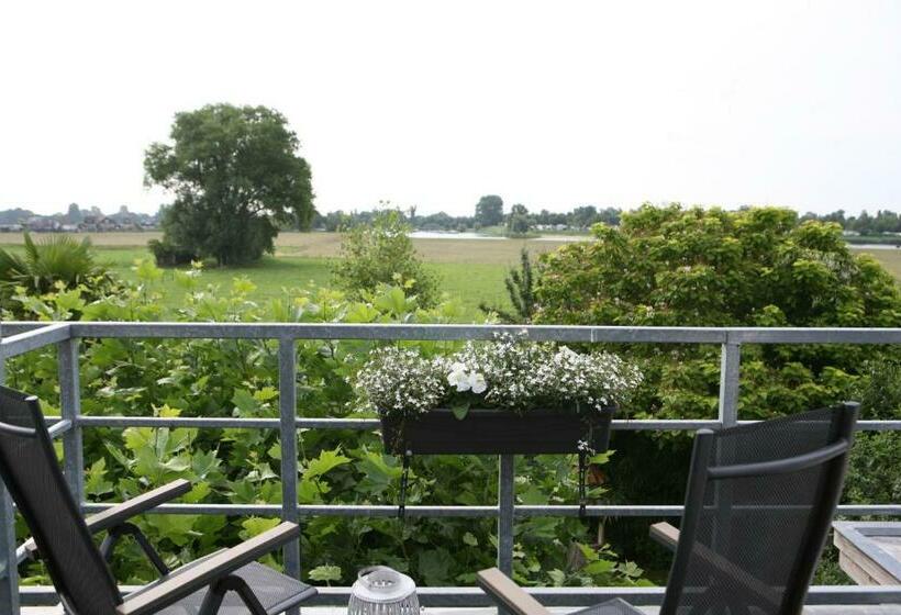 テラス付き１ベッドルームアパートメント, Prins Van Poederoijen