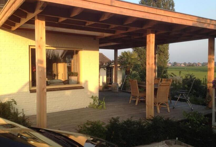 スタンダードルーム, Prins Van Poederoijen