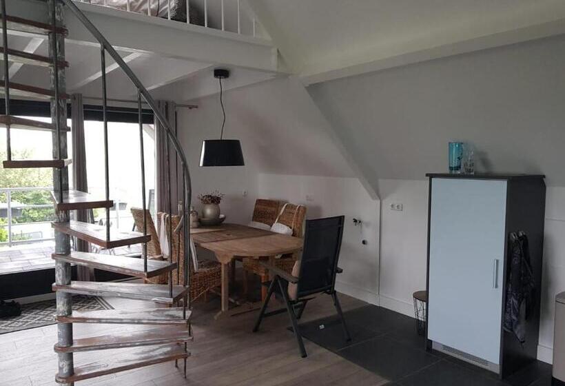 テラス付き１ベッドルームアパートメント, Prins Van Poederoijen