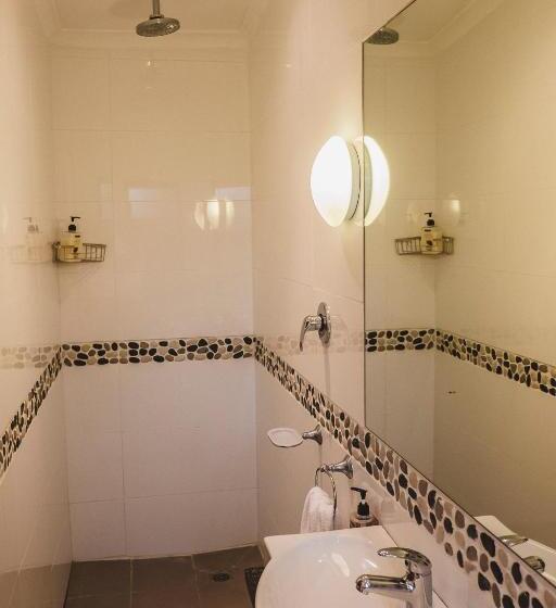 بنجلو قياسى, The Store