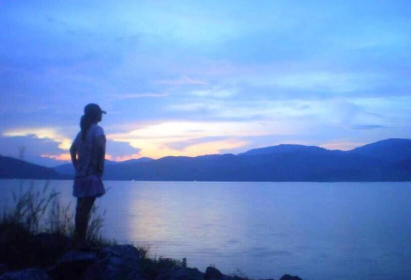 带特大床的标准间, Chomdao Baan Manisa