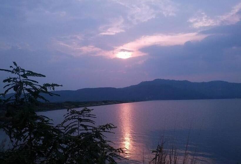 带特大床的标准间, Chomdao Baan Manisa