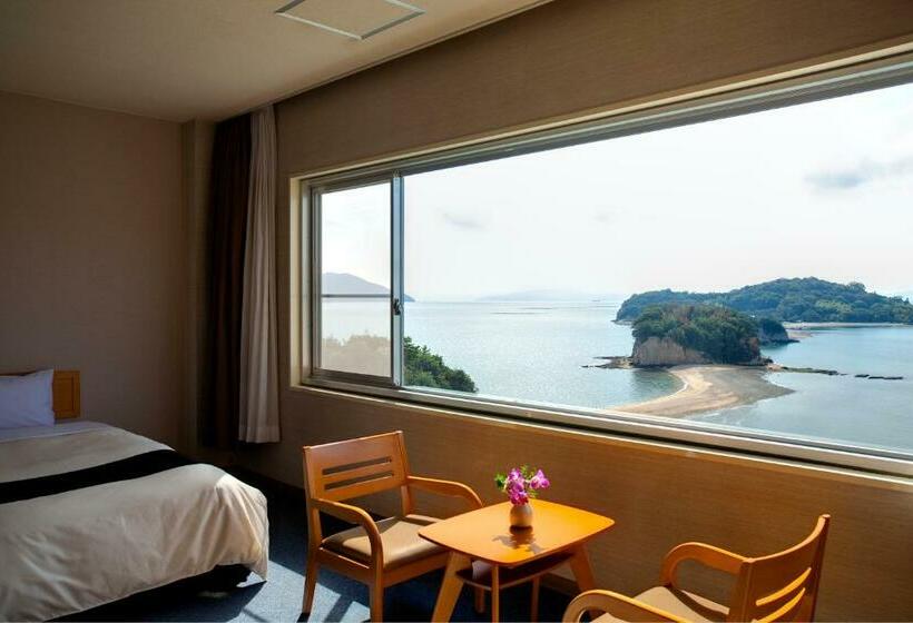 غرفة قياسية مطلّة علي البحر, Shodoshima International