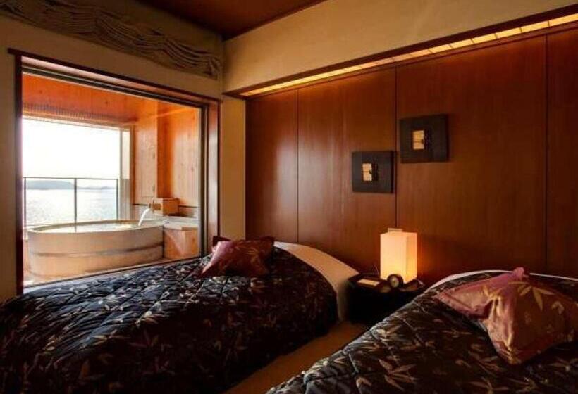 غرفة بريميوم مطلّة علي البحر, Shodoshima International