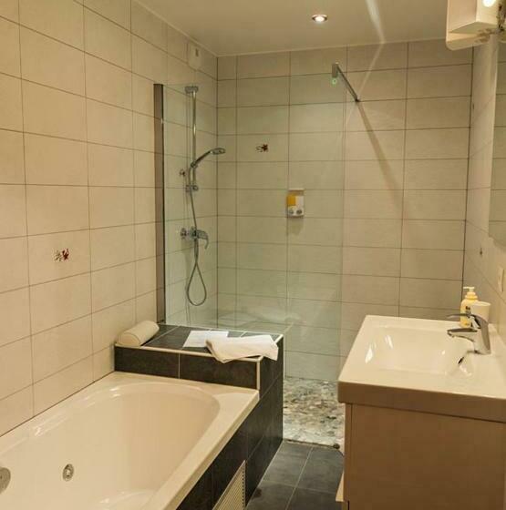 家庭间, Au Gre Des Chateaux