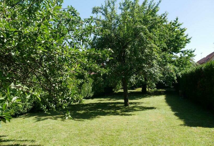 家庭间, Au Gre Des Chateaux