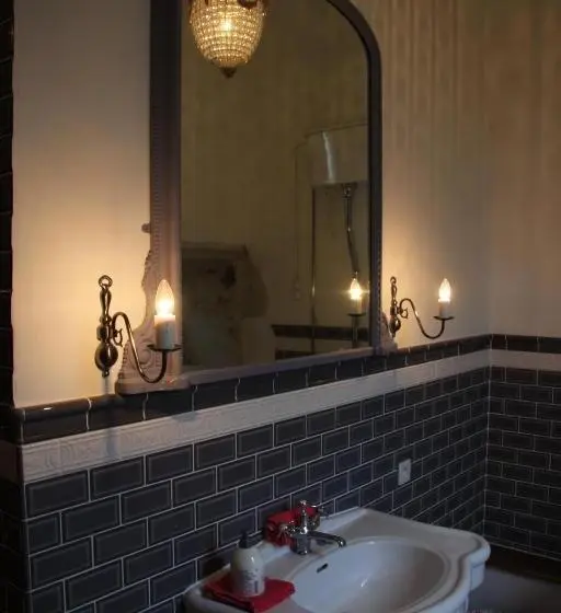 Deluxe Kolmen Hengen Huone, Chateau Mareuil