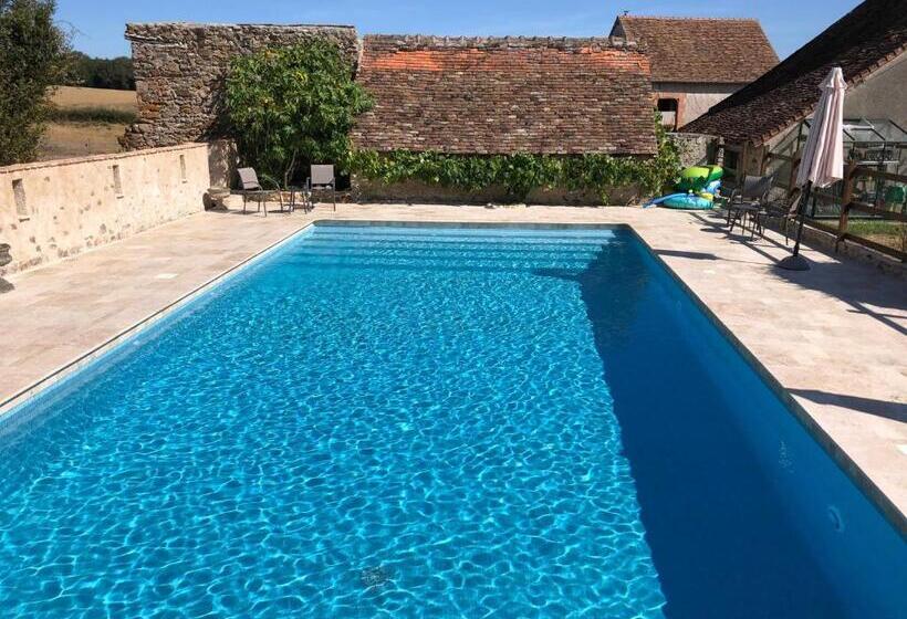 غرفة ديلوكس ثلاثية, Chateau Mareuil