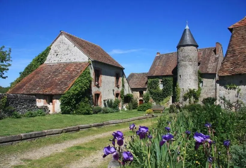 Comfort Kolmen Hengen Huone, Chateau Mareuil
