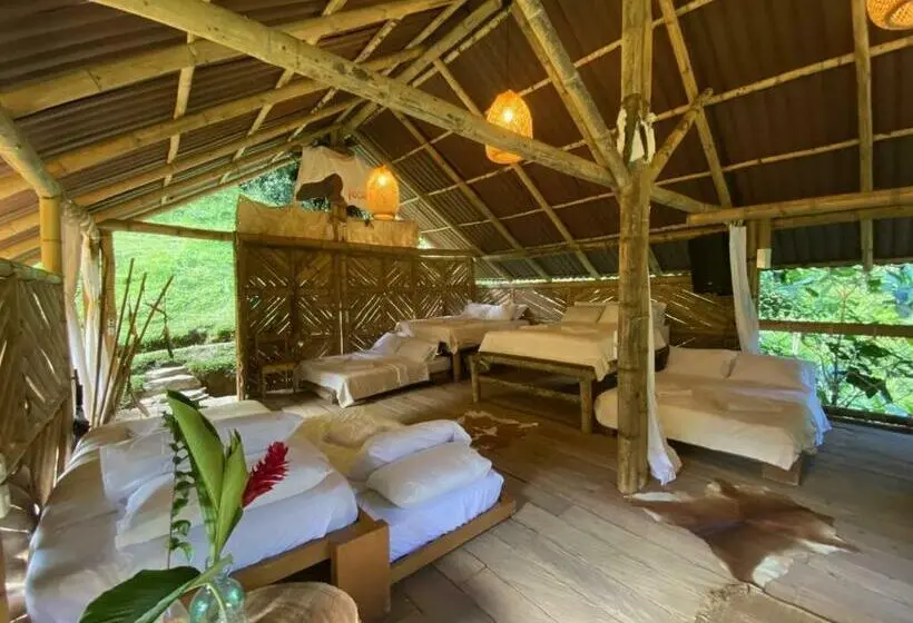 ファミリールーム, Ecocabaña Pocahontas En Rio Santo Domingo, Melcocho
