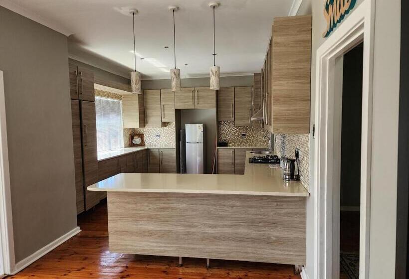 デラックスルーム, House On Aisne