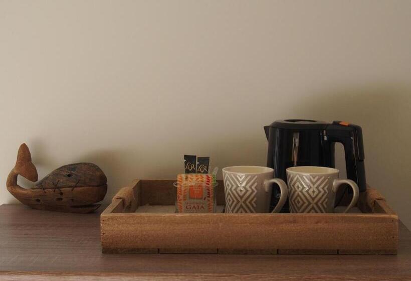 プールビュースタンダードルーム, La Charentine