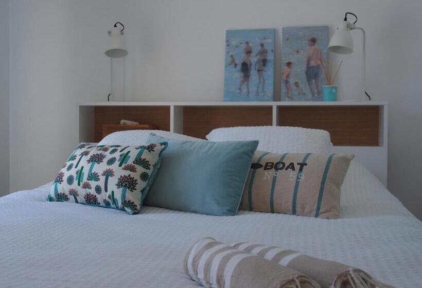 プールビュースタンダードルーム, La Charentine