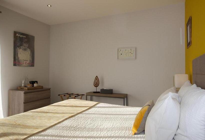 デラックスルーム, La Charentine