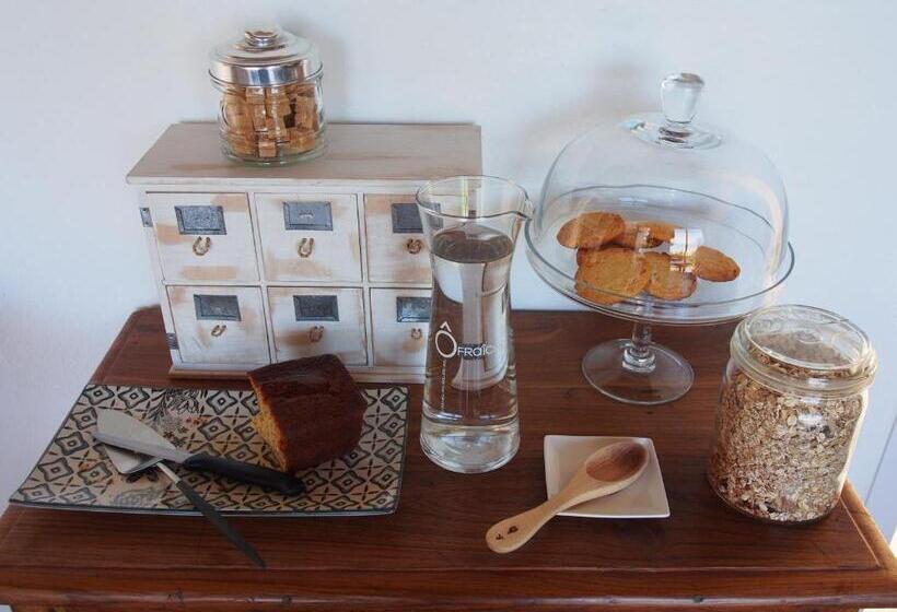 デラックスルーム, La Charentine