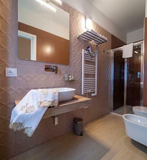 غرفة قياسية, The Garden