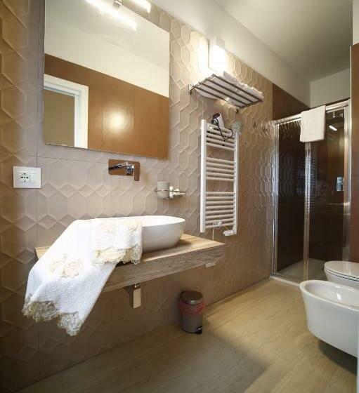 غرفة قياسية, The Garden