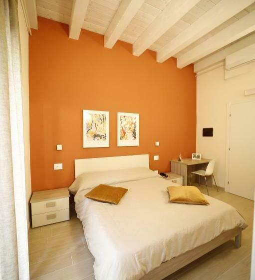 غرفة قياسية, The Garden