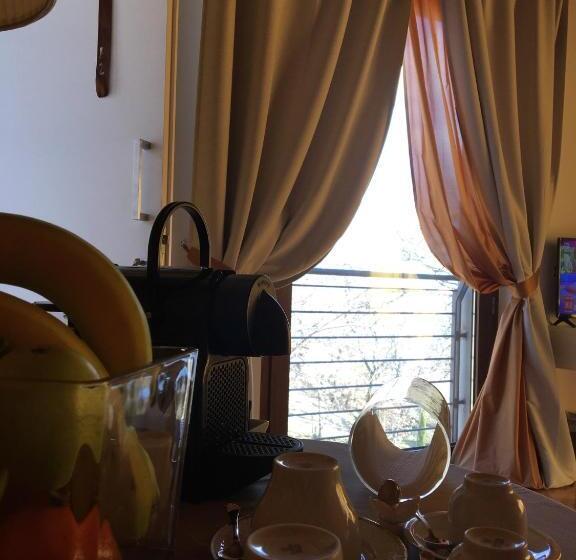 غرفة قياسية سرير كينج, Vieniacasaccadia