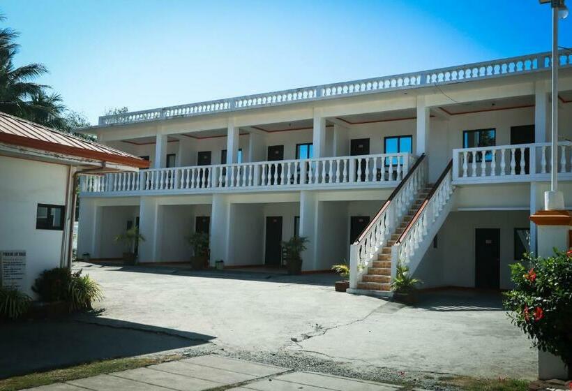 חדר משפחתי, Cris Del Mar Resort