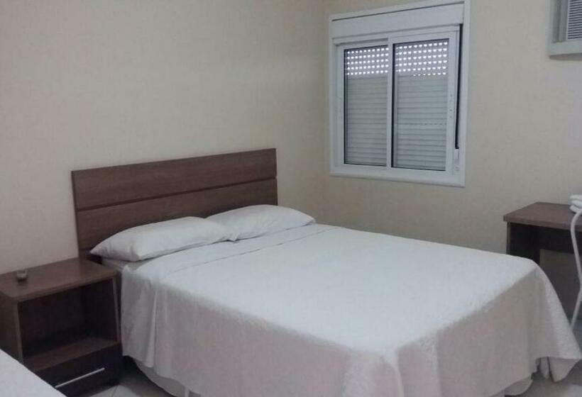 スタンダードトリプルルーム, Imbau Palace