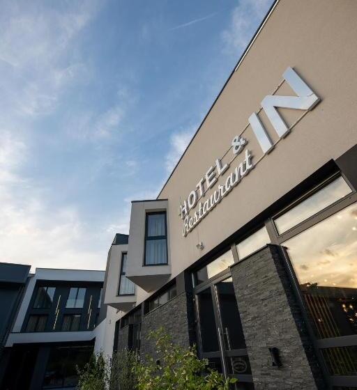 استودیوی لوکس, In