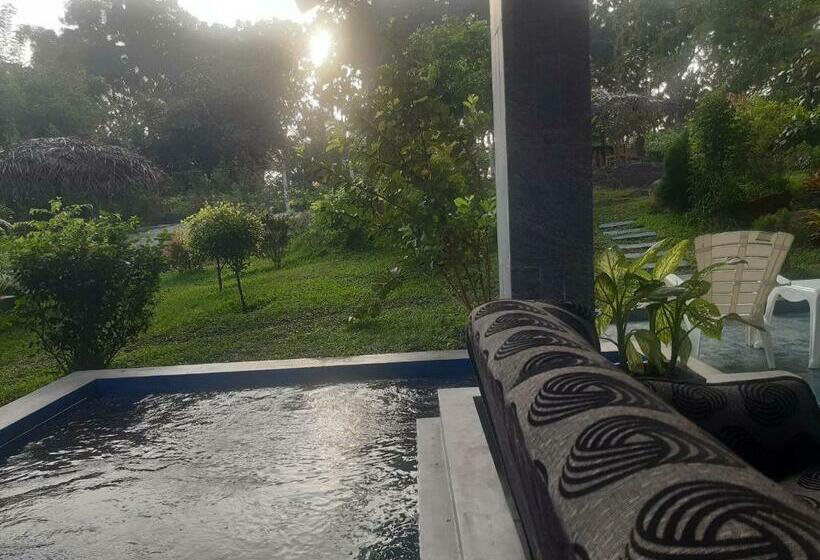 Номер Deluxe, Hidden Lake Cottages Sigiriya