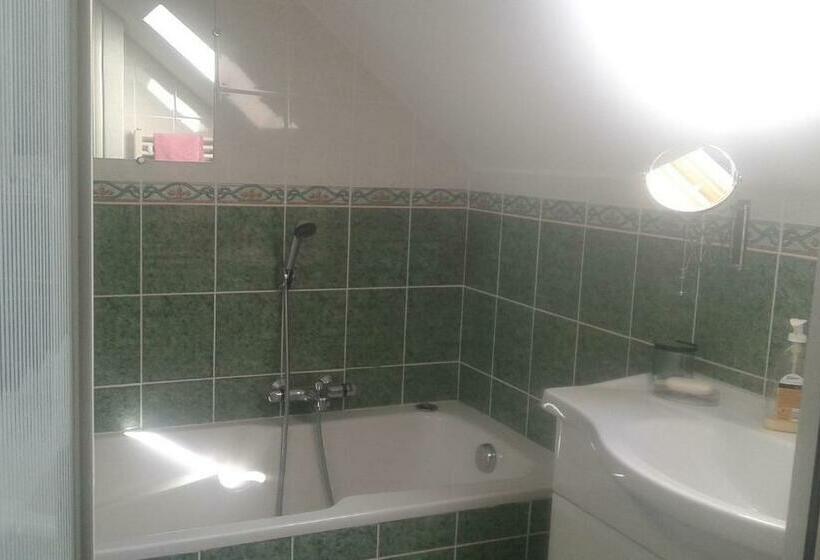 غرفة قياسية حمام مشترك, Maison Fleurie