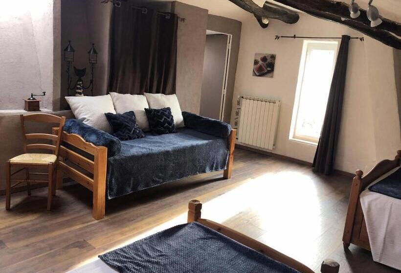 ファミリールーム, Ombre Bleue Du Figuier, Ailhon