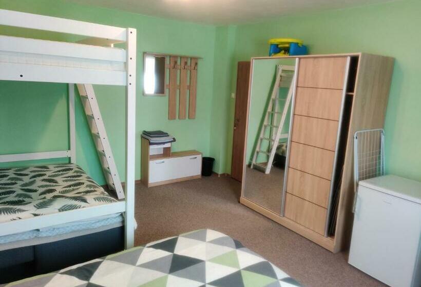 Семейный Номер, Vitajte V Ivachnovej 145