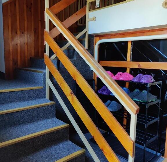 غرفة عائلية, Vitajte V Ivachnovej 145