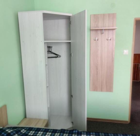 شقة 3 غرف, Vitajte V Ivachnovej 145