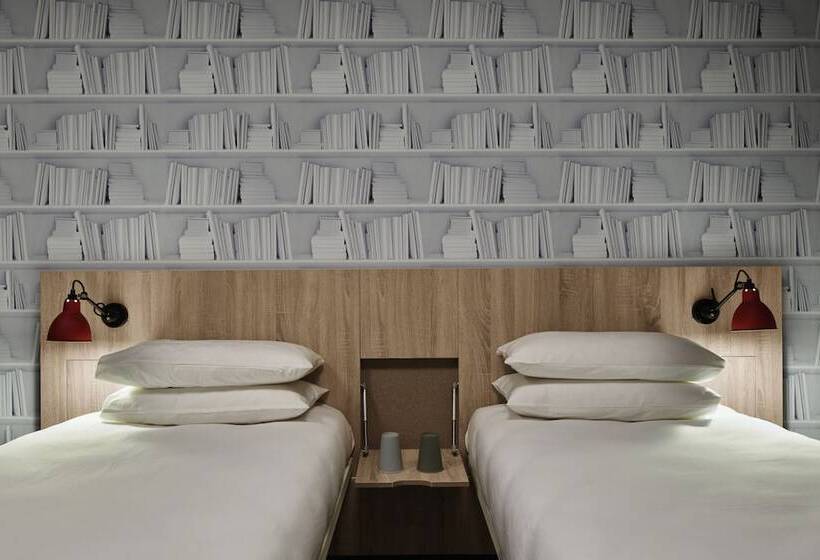 اتاق لوکس, Generator Paris