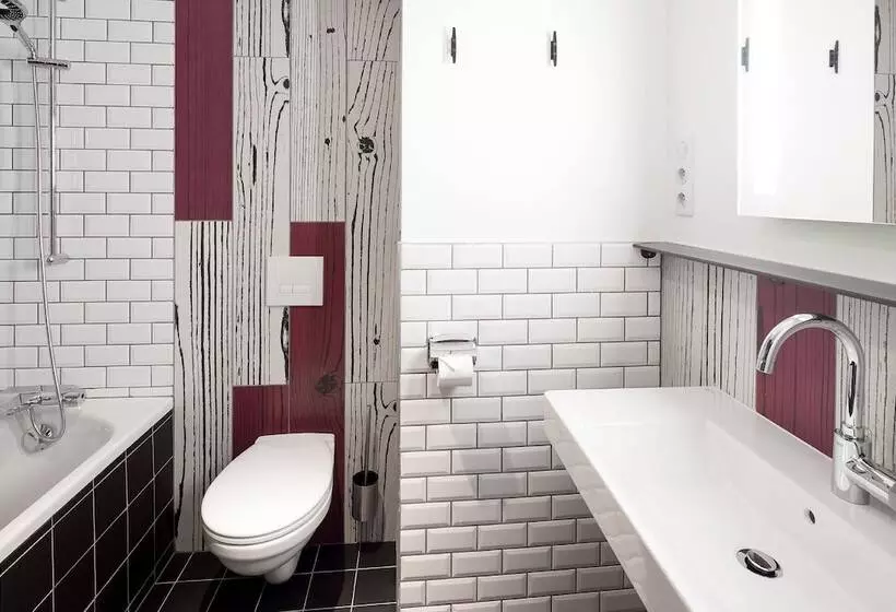 Studio Deluxe, Generator Paris