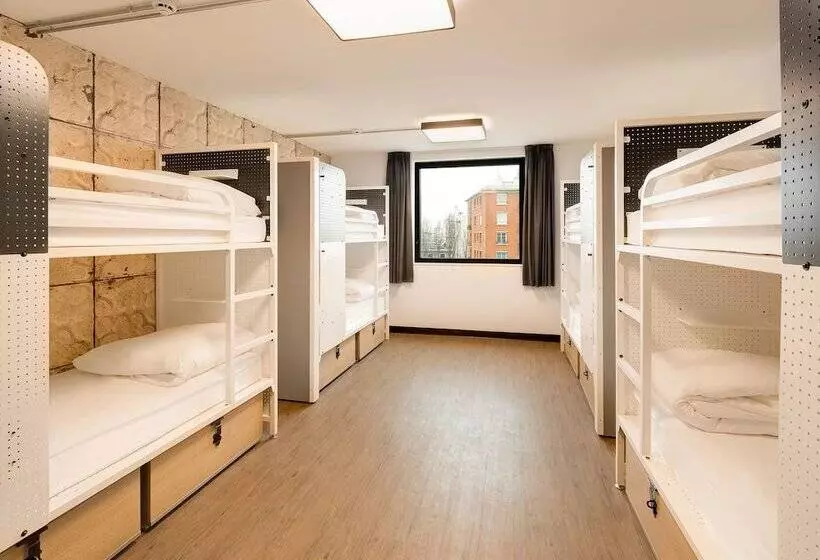 Lit en Chambre Commune, Generator Paris