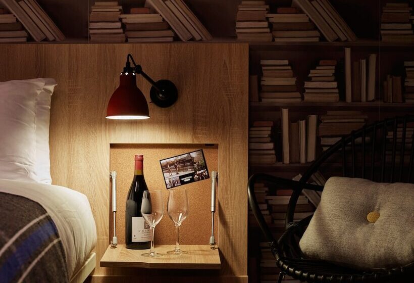 キングサイズベッドのデラックスルーム, Generator Paris