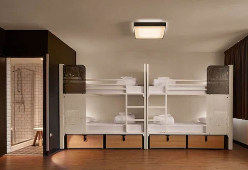 ルームシェアのワンベッド, Generator Paris