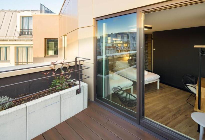 デラックススタジオ, Generator Paris