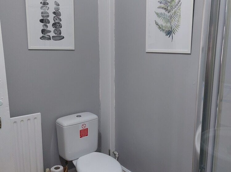 ファミリールーム, Lynbar