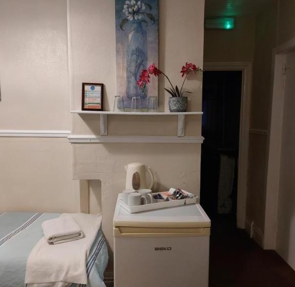 ファミリールーム, Lynbar