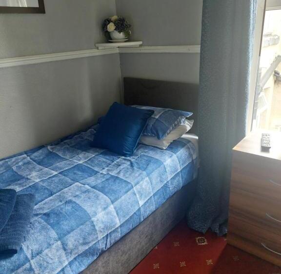 スタンダードシングルルーム, Lynbar