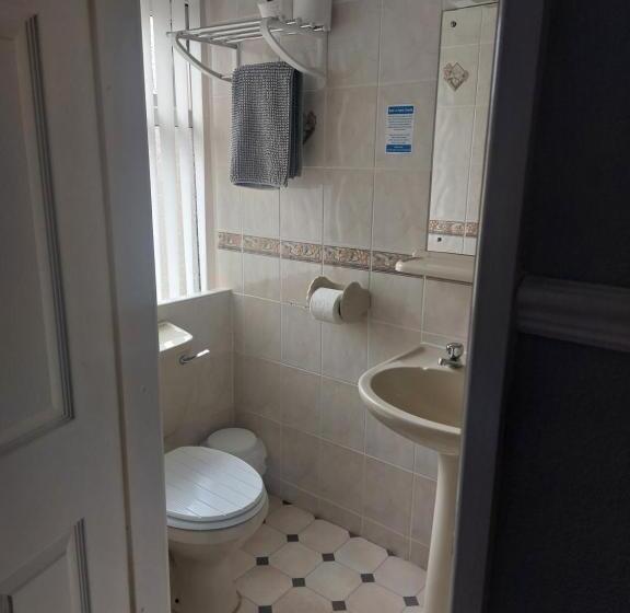 חדר סטנדרט יחיד, Lynbar