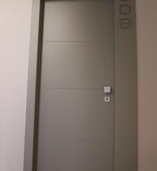 Quarto Estandar, Emma