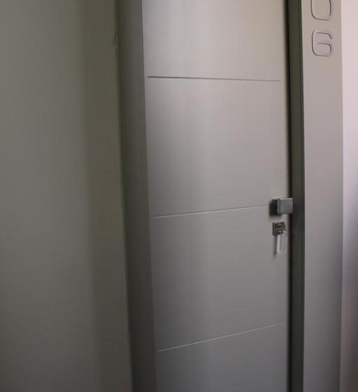 Quarto Estandar Individual, Emma